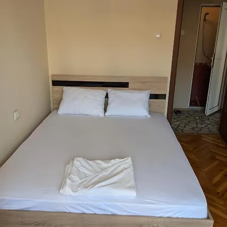 Дом Манолови * Pomorie